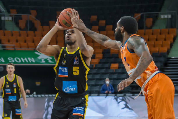 球不到5次 球不到5次