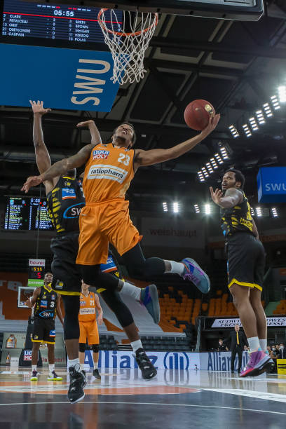 场上不确定 场上不确定